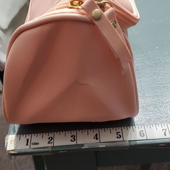 Two cosmetic bags. One‎ in vintage and homemade. The other is pink and la… - Picture 10 of 10